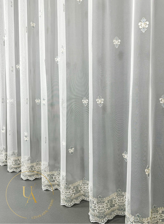 Dieninė užuolaida klasikiniu raštu 246478